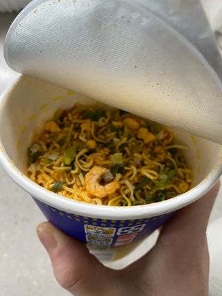 NISSIN 닛신 컵누들  4종 - 씨푸드오리지날, 씨푸드 스파이시, 씨푸드 커리, 씨푸드 XO소스 — 5점을 준 리뷰어가 2021년 12월 올린 사용 사진