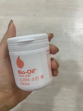 바이오오일 [바이오-오일] 드라이 스킨 젤 100ml — 5점을 준 리뷰어가 2021년 10월 올린 사용 사진