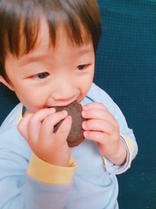롯데제과 까망카스타드 더블초코 — 5점을 준 리뷰어가 2021년 5월 올린 사용 사진