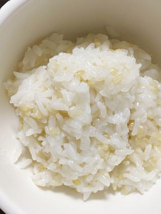 고림상점 풍부한 햇살과 바닷바람이 키우는 강화 교동 쌀 [백미1kg, 현미 1kg] 세트 — 5점을 준 리뷰어가 2021년 12월 올린 사용 사진