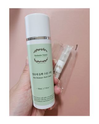 술람미네이처 자연주의 화장품ㅣ속보습 충전 + 민감/트러블 피부 진정 - 알로에 듬뿍 수분 크림 50ml — 5점을 준 리뷰어가 2022년 6월 올린 사용 사진