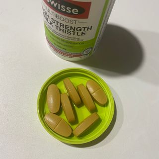 Swisse 스위스 고함량 밀크씨슬 35,000mg 60정 — 3.5점을 준 리뷰어가 2021년 11월 올린 사용 사진