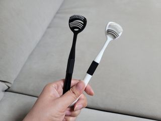 크리오 클리어스 혀백태제거 구취관리 혀클리너 — 5점을 준 리뷰어가 2021년 3월 올린 사용 사진