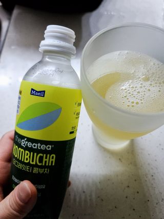 더그레잇티 콤부차 300ml *12개입 (오리지널 6개+베리리치 6개) — 5점을 준 리뷰어가 2022년 7월 올린 사용 사진