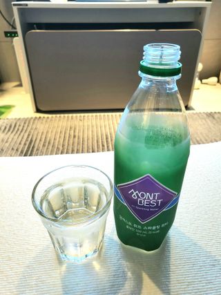 몽베스트 Montbest with Sparkling water Plain 20병 — 5점을 준 리뷰어가 2021년 11월 올린 사용 사진