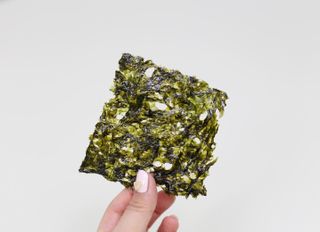 [해림맛김] 들기름에 구운 바삭바삭 김 4종 세트 + 1종 랜덤발송 총5개입 — 5점을 준 리뷰어가 2021년 2월 올린 사용 사진