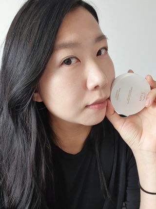 위뜨 글로시 레이어 쿠션 — 3.5점을 준 리뷰어가 2022년 7월 올린 사용 사진