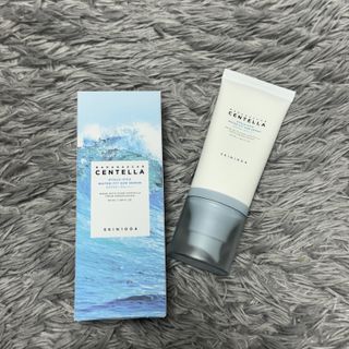 [스킨1004] 마다가스카르 센텔라 히알루-시카 워터핏 선세럼 50ml — 5점을 준 리뷰어가 2024년 5월 올린 사용 사진