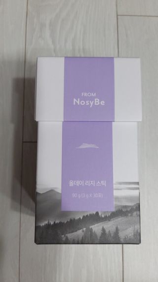 프롬노시베_이너뷰티 올데이 리지 스틱 — 5점을 준 리뷰어가 2021년 7월 올린 사용 사진