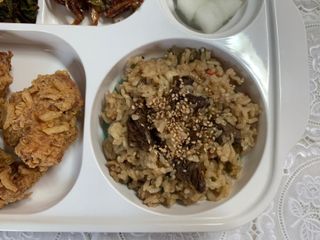 한성기업 무볼레 왕건더기 볶음밥 갈릭스테이크 — 4.5점을 준 리뷰어가 2021년 10월 올린 사용 사진