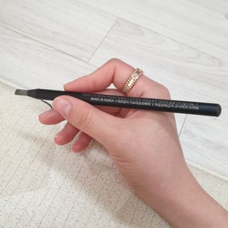 [MONDRAW] 몬드로우 POPBROW 크래용 아이브로우 색연필 타입 — 5점을 준 리뷰어가 2022년 4월 올린 사용 사진