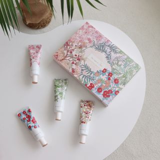 더사가오브수 [사가수] 사계절 원료를 담아내어 진한 보습을 선사하는, 효혜윤 보태니컬 에너지 핸드크림 세트 — 5점을 준 리뷰어가 2023년 3월 올린 사용 사진