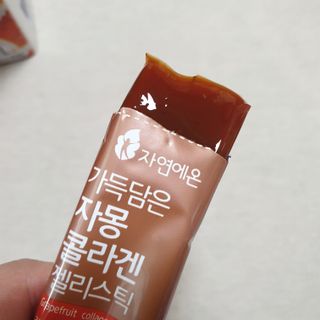 자연에온 핑크 자몽 착즙 100mL 10개입 1BOX +가 득담은 자몽 콜라겐 젤리스틱 1BOX — 5점을 준 리뷰어가 2021년 7월 올린 사용 사진