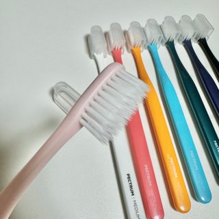 펙트럼 안티박 프리미엄 칫솔 8개입 — 5점을 준 리뷰어가 2023년 12월 올린 사용 사진