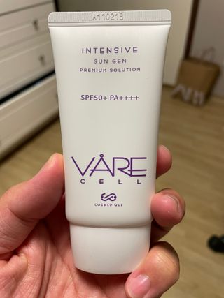 바르셀 톤업 무기자차 자외선차단제 순한 선크림 인텐시브 선 젠 50ml — 5점을 준 리뷰어가 2021년 11월 올린 사용 사진