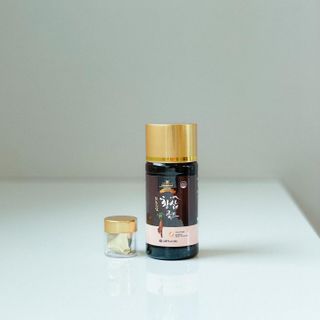 서울약사신협_프리미엄황삼골드_3.75g x 12환+75mgx12병 — 5점을 준 리뷰어가 2021년 2월 올린 사용 사진