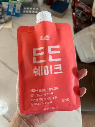 [덜다] 든든 식물성 단백질 쉐이크 40g X 7입 (곡물/딸기) — 5점을 준 리뷰어가 2023년 8월 올린 사용 사진