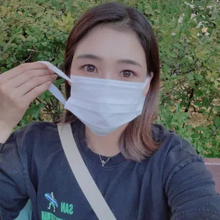 케이퓨리 KF80 덴탈 귀편한 숨쉬기편한 마스크 50매 — 5점을 준 리뷰어가 2022년 9월 올린 사용 사진