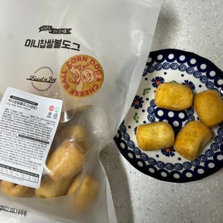 Dog&Ball 독앤볼 [Dog&Ball] 미니찹쌀볼도그 찹쌀치즈볼 — 5점을 준 리뷰어가 2021년 12월 올린 사용 사진