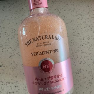 벨먼 내추럴스파 수분광채 스크럽 바디워시 600ml 5종 — 5점을 준 리뷰어가 2022년 5월 올린 사용 사진