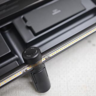 TOMO GRAPHY 나 있을땐 환한 조명 나 없을땐 확실한 살균 ★ DESK LIGHT & STERILIZER [ON] ★ — 5점을 준 리뷰어가 2021년 11월 올린 사용 사진