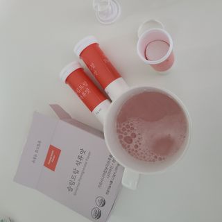 [슬림드랍 석류맛] 건기식 다이어트 보조제 겸 비타민 — 4점을 준 리뷰어가 2022년 1월 올린 사용 사진