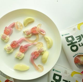 폭신 쫄깃 식감 로맨스, 몽키나나 젤리 8봉지 — 5점을 준 리뷰어가 2021년 2월 올린 사용 사진