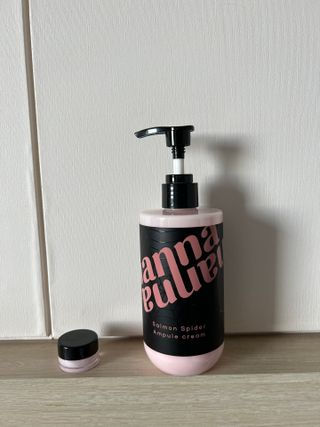 난나 살몬 스파이더 검버섯 미백 톤업 화이트닝 연어 앰플 크림 300ml 대용량 — 5점을 준 리뷰어가 2022년 11월 올린 사용 사진