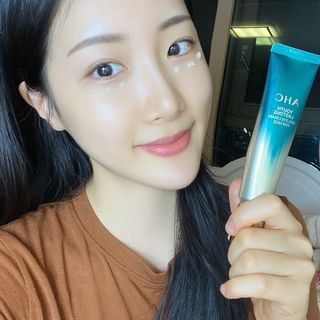 [NEW 탄력유턴 아이크림] AHC 유스 래스팅 리얼 아이크림 포 페이스 — 5점을 준 리뷰어가 2021년 1월 올린 사용 사진
