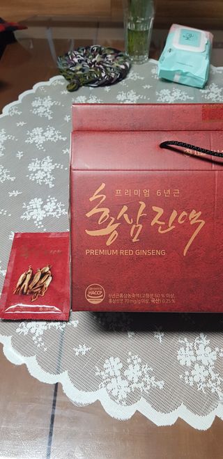 서울약사신협_프리미엄 6년근 홍삼진액_70mlx30포 — 4.5점을 준 리뷰어가 2021년 2월 올린 사용 사진