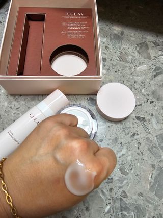 프리마인 바르기만 하면 철벽 스킨케어+24시간 마스크팩 효과. 셀라브 리제너레이팅 시스템 부스터+크림 세트 — 5점을 준 리뷰어가 2023년 8월 올린 사용 사진