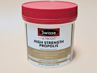 Swisse 스위스 고함량 프로폴리스 2,000mg 210정 — 5점을 준 리뷰어가 2021년 11월 올린 사용 사진