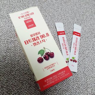 미스비 몽모랑시 타트체리 96.8 젤리스틱 — 5점을 준 리뷰어가 2021년 2월 올린 사용 사진