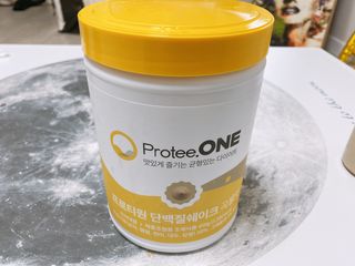 프로티원 단백질쉐이크 곡물맛 2주분 1통+보틀 — 4.5점을 준 리뷰어가 2021년 4월 올린 사용 사진