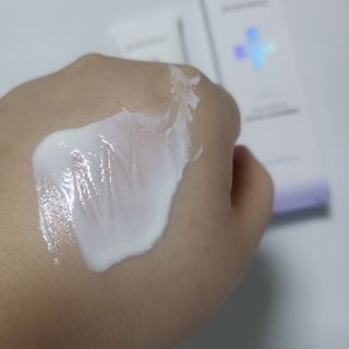 바노바기 코스메틱 바노바기 밀크씨슬 리페어 시카 선스크린 플러스 50ml — 5점을 준 리뷰어가 2023년 3월 올린 사용 사진