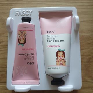 파시 FASCY 高保湿ハンドクリーム40ml+80ml セット — 5점을 준 리뷰어가 2021년 5월 올린 사용 사진