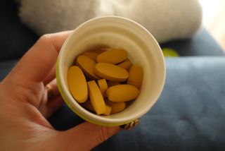 Swisse 스위스 고함량 밀크씨슬 35,000mg 60정 — 5점을 준 리뷰어가 2021년 11월 올린 사용 사진