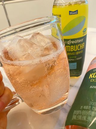 더그레잇티 콤부차 [매일유업] 더그레잇티 44kcal 콤부차 300ml *12개입 (오리지널 6개+베리리치 6개) — 5점을 준 리뷰어가 2023년 9월 올린 사용 사진