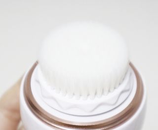 디하우트 랩 디하우트랩 클렌징 피부관리기 진동클렌저 실리콘+2종 인조모 브러시 — 5점을 준 리뷰어가 2022년 1월 올린 사용 사진
