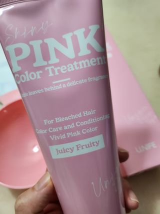[유니프] 헤어 샤이니 핑크 컬러 트리트먼트240g — 5점을 준 리뷰어가 2023년 11월 올린 사용 사진