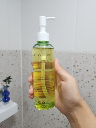 스킨큐어 산다화 순한 클렌징 동백 오일 200ml — 5점을 준 리뷰어가 2023년 8월 올린 사용 사진