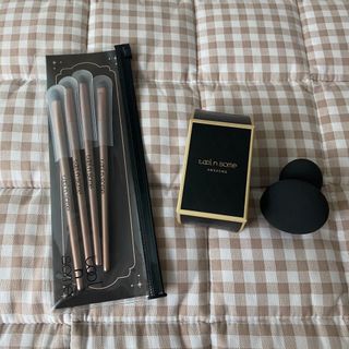 툴앤썸 로즈골드 에디션 아이 메이크업 브러쉬 4종+툴앤썸 어썸 블랙 멜로우 블렌딩 스펀지 — 5점을 준 리뷰어가 2021년 2월 올린 사용 사진
