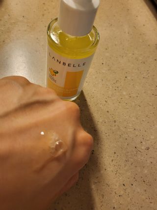 랑벨 비타 에너지 잡티 앰플 50ml 고농축 비타민, 저자극, 수분 촉촉, 미백 앰플 — 5점을 준 리뷰어가 2022년 4월 올린 사용 사진