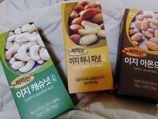 짜먹는 이지견과 짜먹는 이지아몬드, 짜먹는 이지허니피넛, 짜먹는 이지캐슈넛 각 10g X  10포 — 4점을 준 리뷰어가 2021년 3월 올린 사용 사진