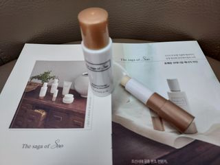 더사가오브수 [사가수] 효혜윤 보태니컬 에너지 에센스인로션 20ml /아이포올 스틱 3g — 5점을 준 리뷰어가 2023년 2월 올린 사용 사진