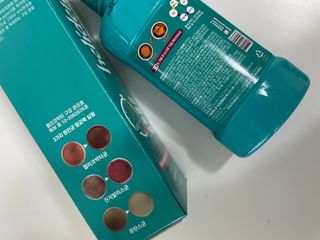 30초 후 눈으로 확인하는 헬리덴티 프라글린스 가글 — 5점을 준 리뷰어가 2021년 6월 올린 사용 사진