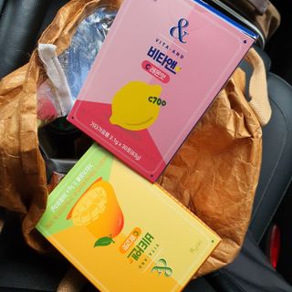 비타앤C 레몬맛, 망고맛 — 5점을 준 리뷰어가 2021년 6월 올린 사용 사진