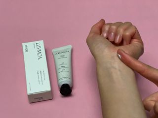 러브모아 향수 고체향수 승무원 고체향수 바르는 향수 니치향수 도손 우드세이지 앤 씨솔트 — 5점을 준 리뷰어가 2022년 10월 올린 사용 사진