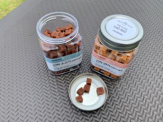 페페로니 진짜 오메가3 연어+소고기 180g+180g — 5점을 준 리뷰어가 2021년 7월 올린 사용 사진