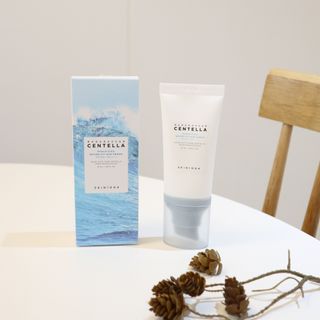 [스킨1004] 마다가스카르 센텔라 히알루-시카 워터핏 선세럼 50ml — 5점을 준 리뷰어가 2024년 5월 올린 사용 사진